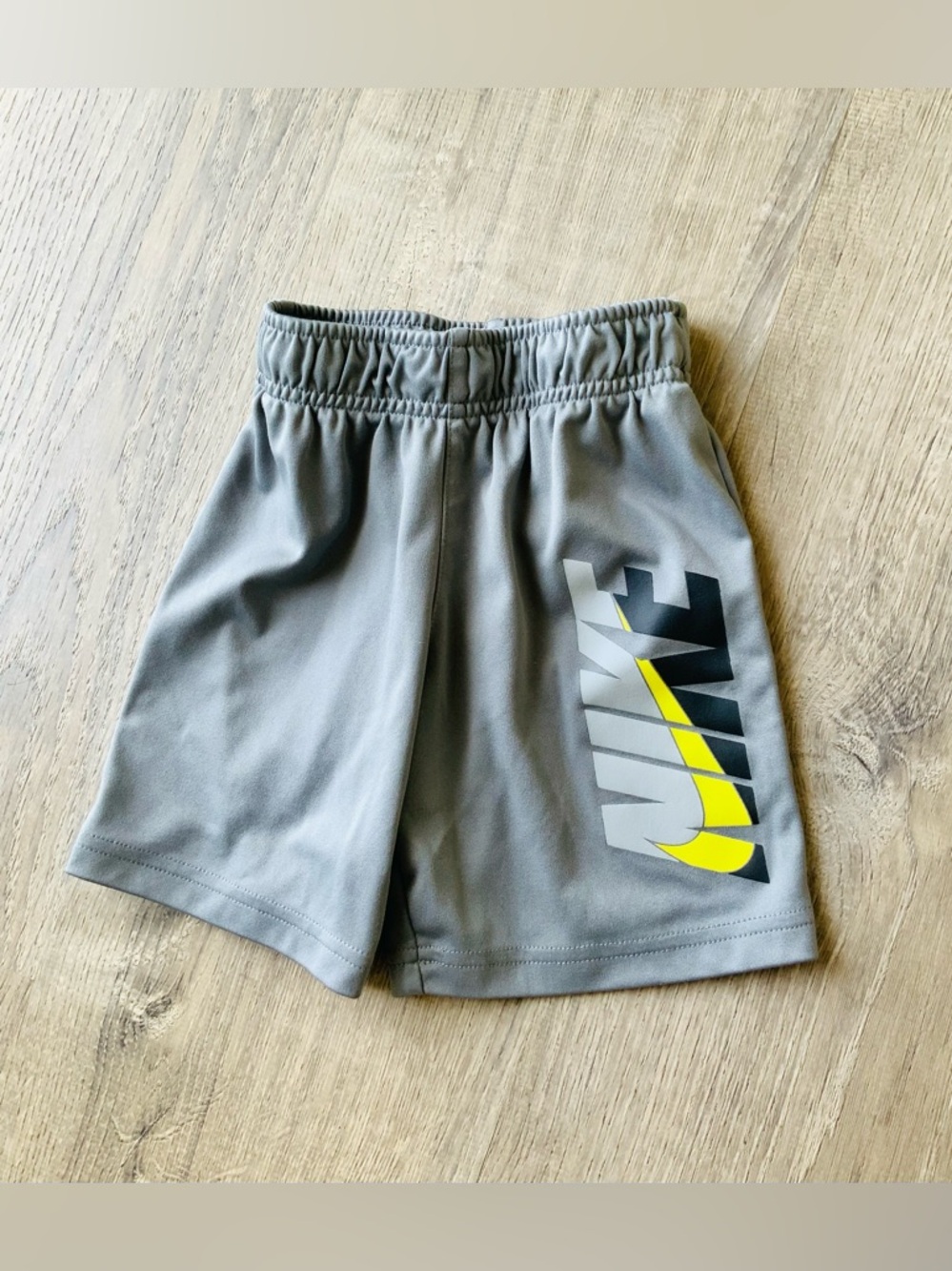 Nike Dri-Fit Active Shorts Boys XS 3/4
